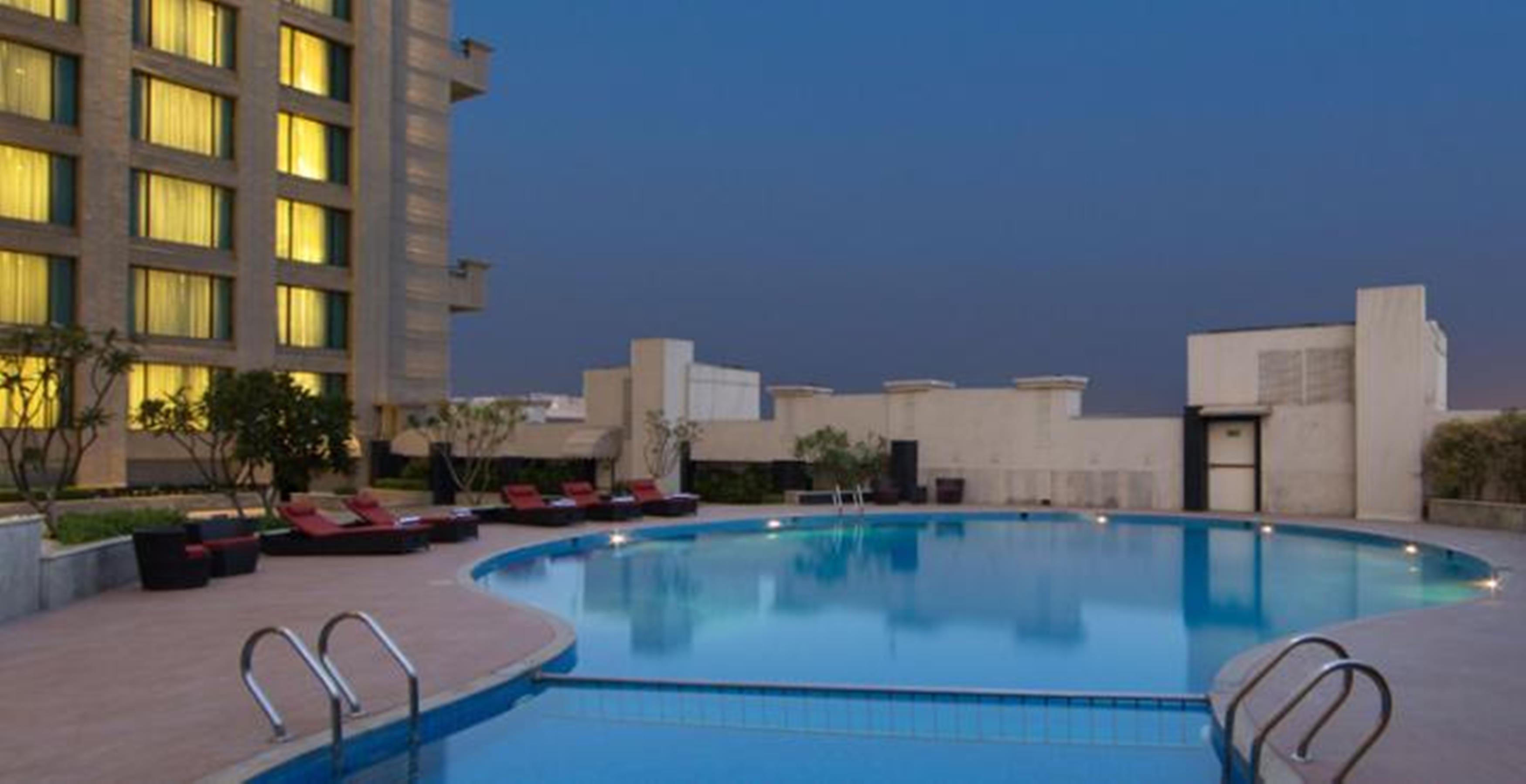 ويلكوم هوتيل دواركا - مجموعة فنادق آي تي سي دلهي المظهر الخارجي الصورة The swimming pool at the hotel